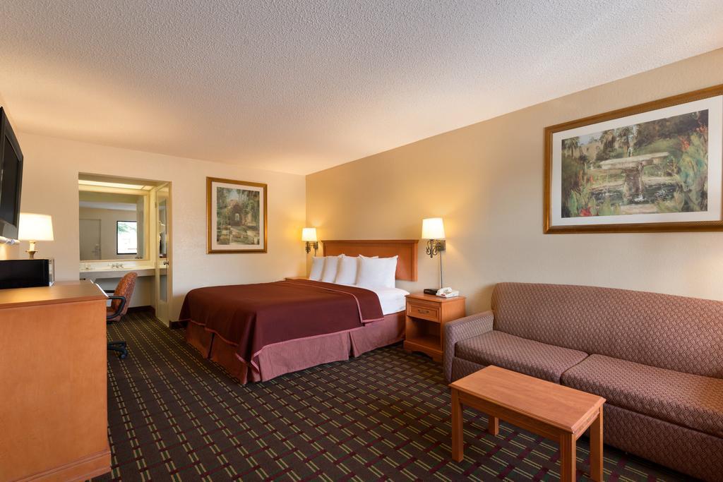 Rodeway Inn Port Richey North Экстерьер фото