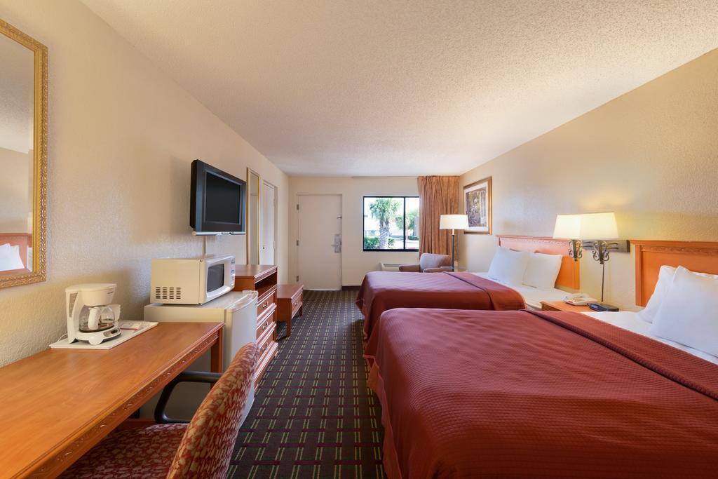 Rodeway Inn Port Richey North Экстерьер фото