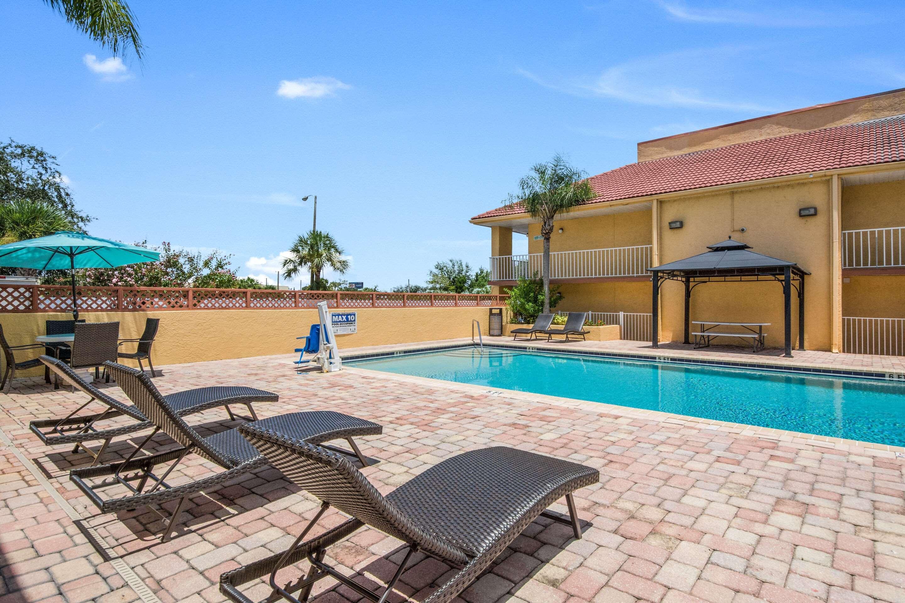 Rodeway Inn Port Richey North Экстерьер фото