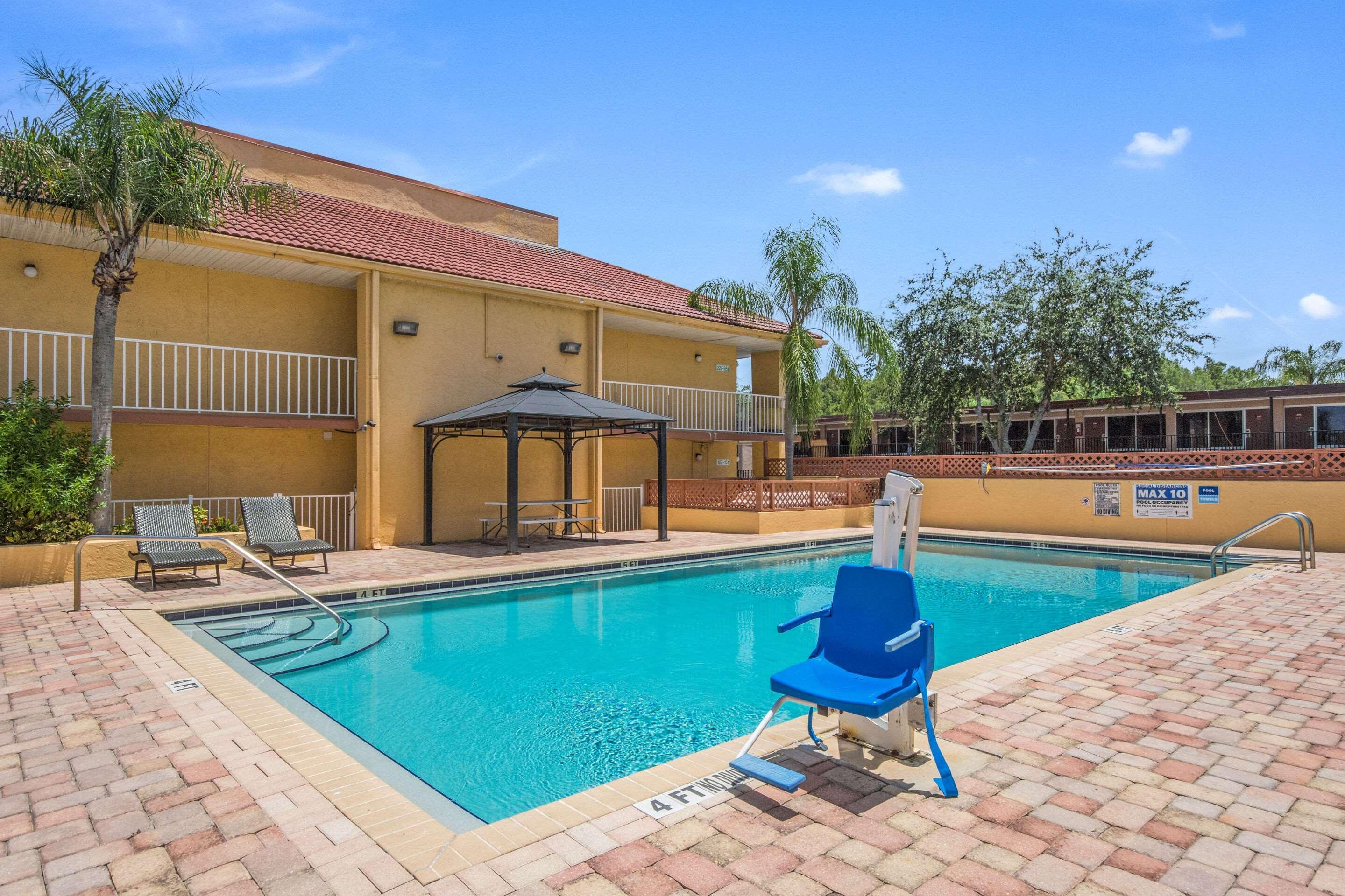 Rodeway Inn Port Richey North Экстерьер фото